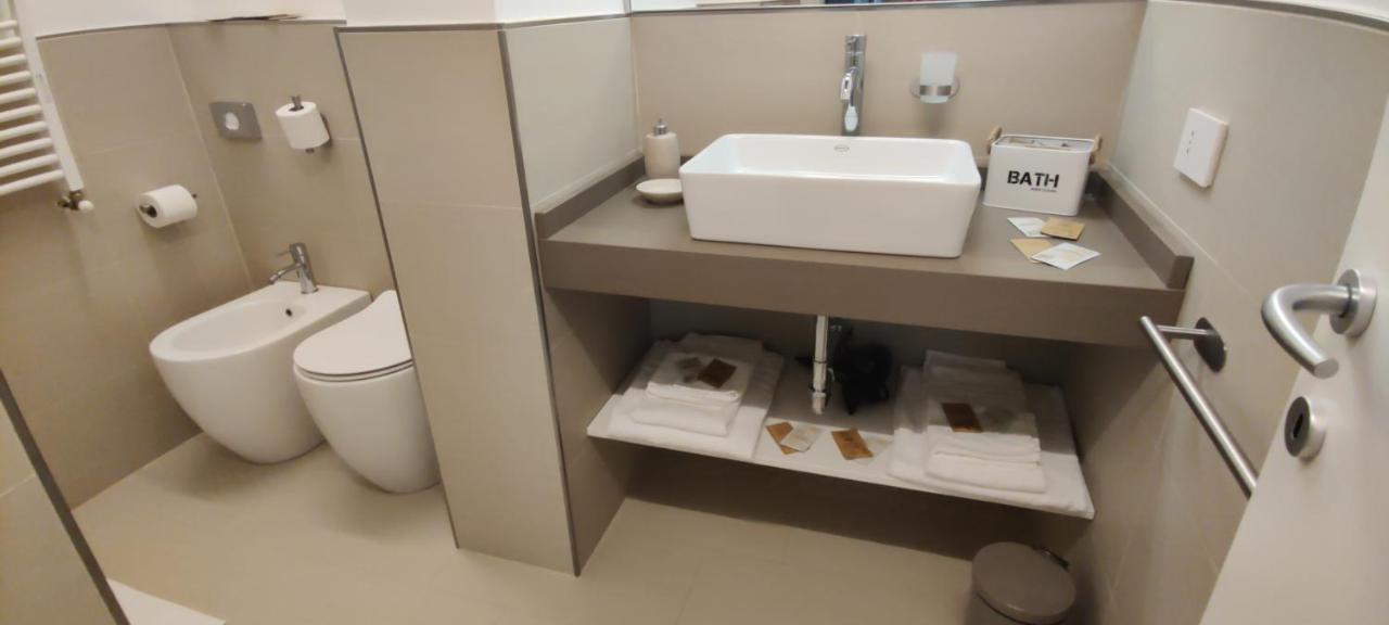 Nxt Station Deluxe Apartment Bergamo Ngoại thất bức ảnh